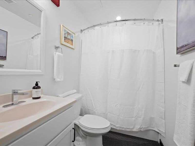 Cozysuites Roomy 1Br, Downtown Піттсбург Екстер'єр фото