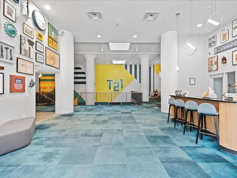 Cozysuites Roomy 1Br, Downtown Піттсбург Екстер'єр фото
