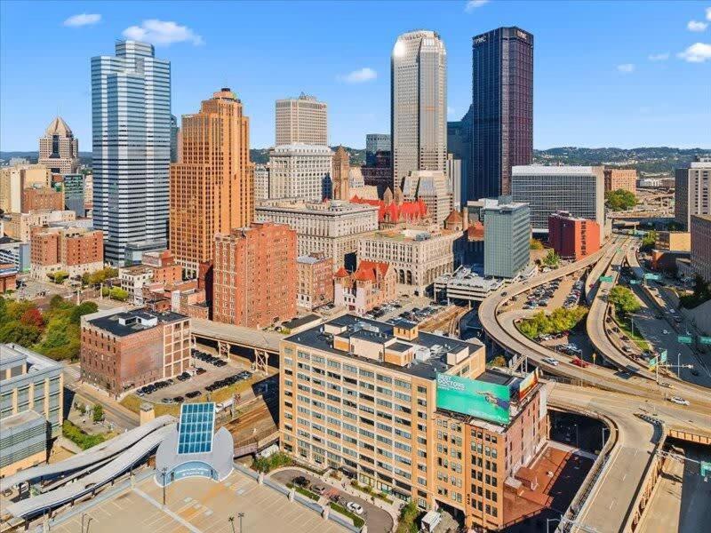 Cozysuites Roomy 1Br, Downtown Піттсбург Екстер'єр фото